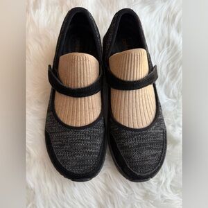 Aetrex Mina Mary Jane Every Day Shoe Stretchy Arch Support Knit Lightweight Fun